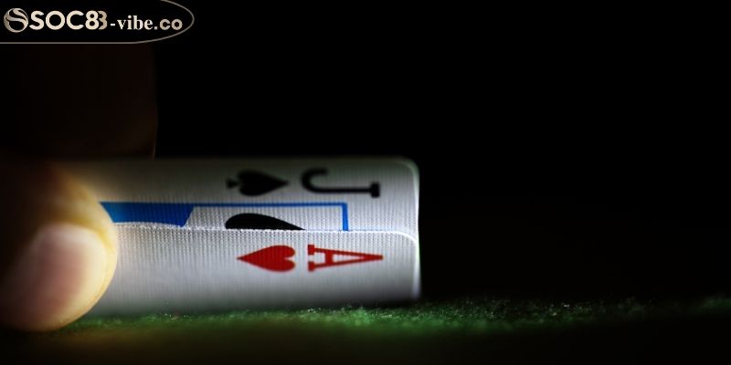 Thùng phá sảnh điều tối thượng quyền năng trên bàn poker